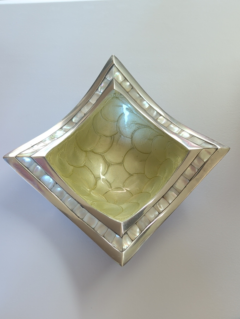 JULIA KNIGHT pagoda bowl mother of pearl